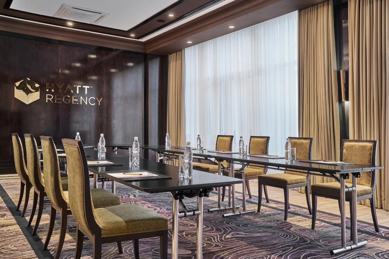 ไฮแอท รีเจนซี บิชเกก Hotel บิชเคก ภายนอก รูปภาพ